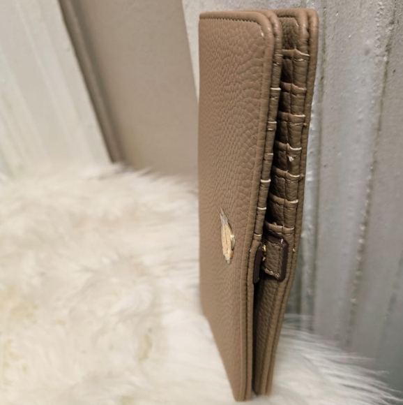 Anne Klien Authentic Slim Bifold Tan Wallet🌴 - Picture 3 of 9